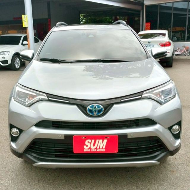 2016年 豐田 RAV4 銀 2.5 油電版 全景天窗/4.2吋大螢幕/電動尾門/HUD抬頭顯示器/車道變換輔助系統  第16張相片
