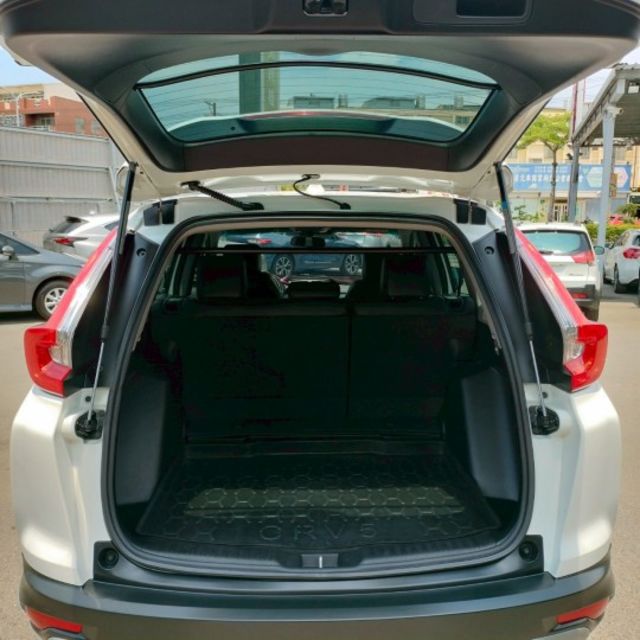 2019年 本田 CR-V 白 1.5 中控螢幕/衛星導航/LED日行燈/後座出風口/方向盤快控鍵/換檔撥片/恆溫空調  第16張相片