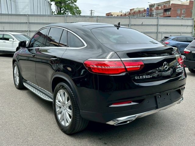 2016 賓士 GLE Coupe GLE350d 4MATIC全景天窗/360環景/雙前座跑車座椅/電動尾門/換檔撥片  第9張相片