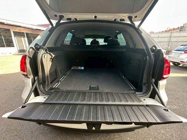 2017 BMW X5 xDrive35i 白 4WD/HK音響/環景影像系統/全景天窗/車道偏離警示/車道變換輔助  第11張相片