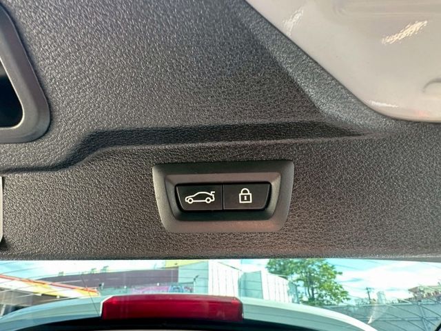 2017 BMW X5 xDrive35i 白 4WD/HK音響/環景影像系統/全景天窗/車道偏離警示/車道變換輔助  第12張相片