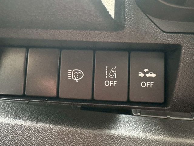 2025年 Suzuki Jimny 1.5 GLX 米黑色/全新車/直柵式水箱+外方框式LED燈組/頭燈清洗器  第10張相片