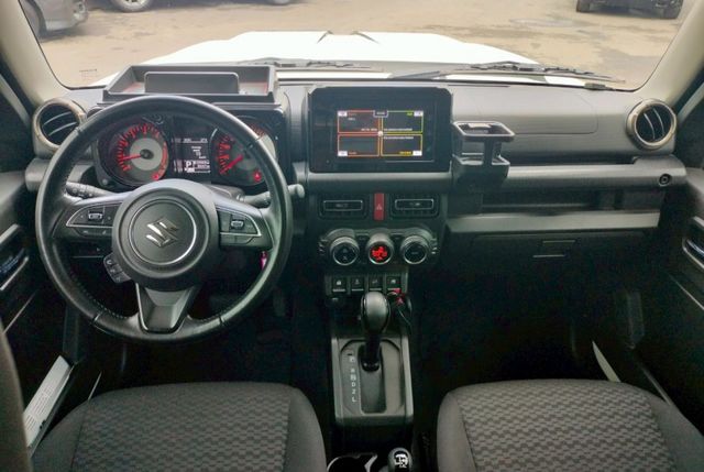 2021年 Suzuki Jimny 1.5 白/空力套件/側踏板/車道偏離警示系統/方向盤快控鍵/恆溫空調/定速巡航  第2張相片