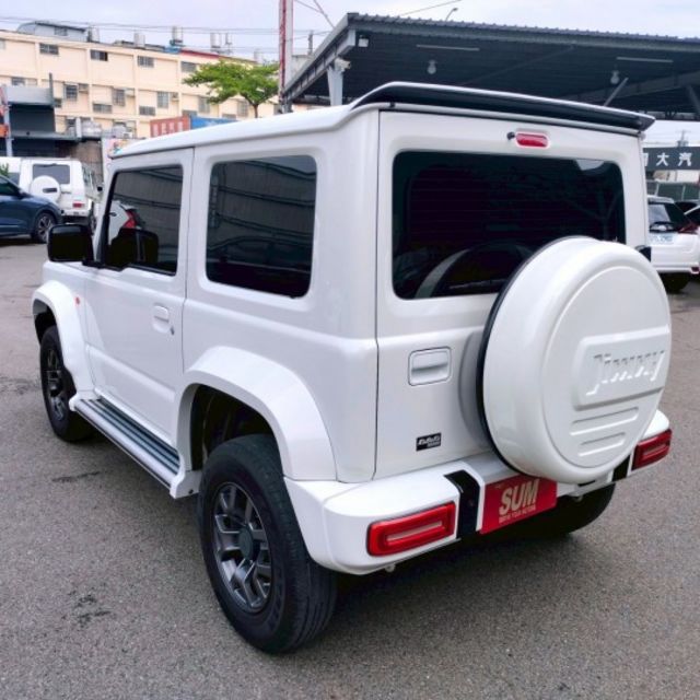 2021年 Suzuki Jimny 1.5 白/空力套件/側踏板/車道偏離警示系統/方向盤快控鍵/恆溫空調/定速巡航  第12張相片