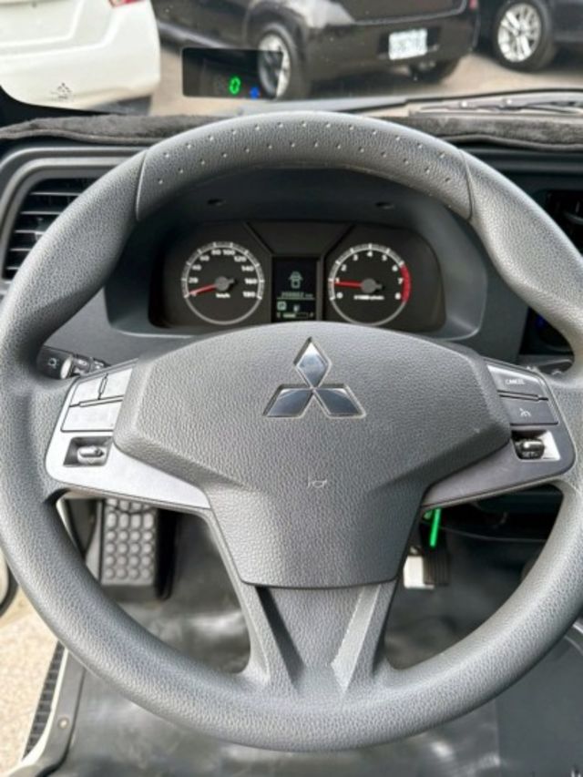 2020年 三菱 DELICA 2.4 白 貨車式 昇降機/方向盤快控鍵/光感應頭燈/頭燈水平調整/前霧燈/後霧燈  第7張相片