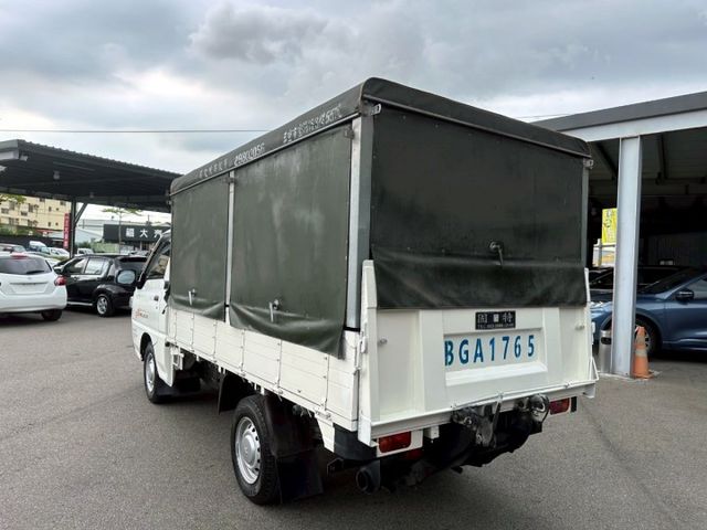 2020年 三菱 DELICA 2.4 白 貨車式 昇降機/方向盤快控鍵/光感應頭燈/頭燈水平調整/前霧燈/後霧燈  第11張相片