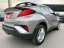 2020年 豐田 C-HR 銀 1.2 環景系統/中控螢幕/雙區恆溫空調/摸門解鎖/盲點偵測/LED日行燈/感應式雨刷  第13張縮圖