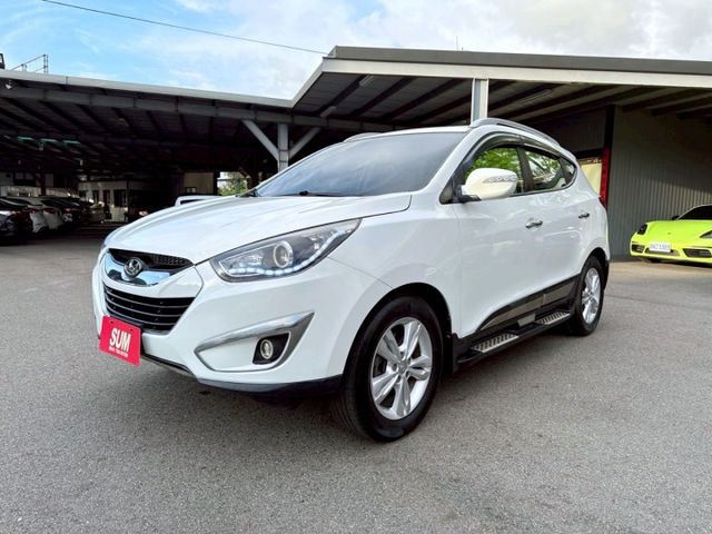 2013年 現代 IX35白 2.4 車頂行李架/中控螢幕/衛星導航/方向盤快控鍵/電動後視鏡/後視鏡指示燈/光感應頭燈  第9張相片
