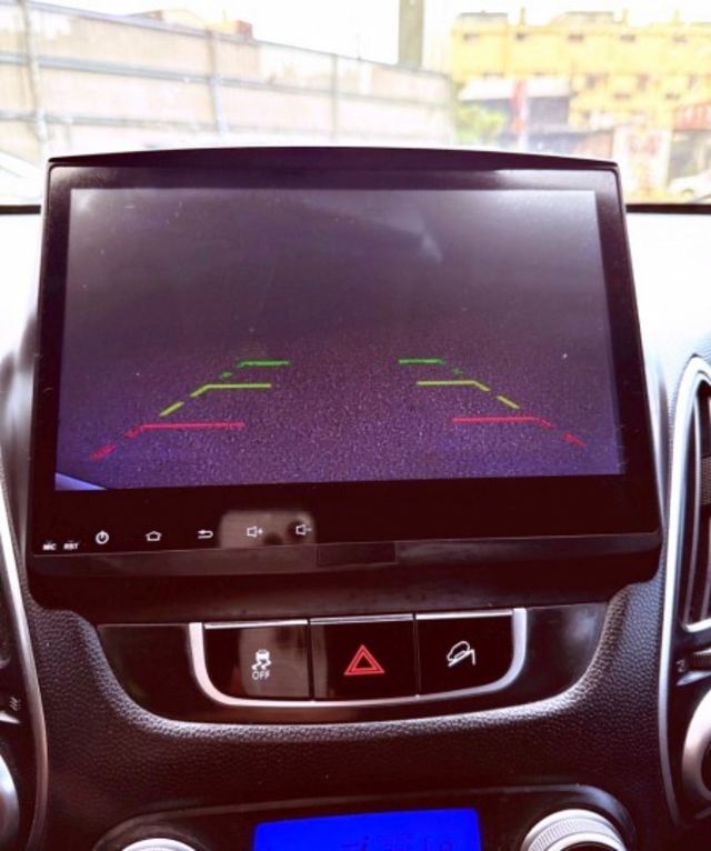 2013年 現代 IX35白 2.4 車頂行李架/中控螢幕/衛星導航/方向盤快控鍵/電動後視鏡/後視鏡指示燈/光感應頭燈  第17張相片