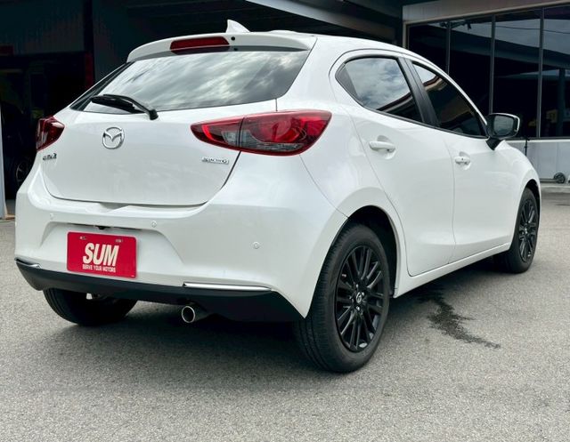 2023年 馬自達 MAZDA2 白1.5中控螢幕/倒車顯影/感應式雨刷/I-KEY/抬頭顯示器/行車紀錄器/電動後視鏡  第11張相片