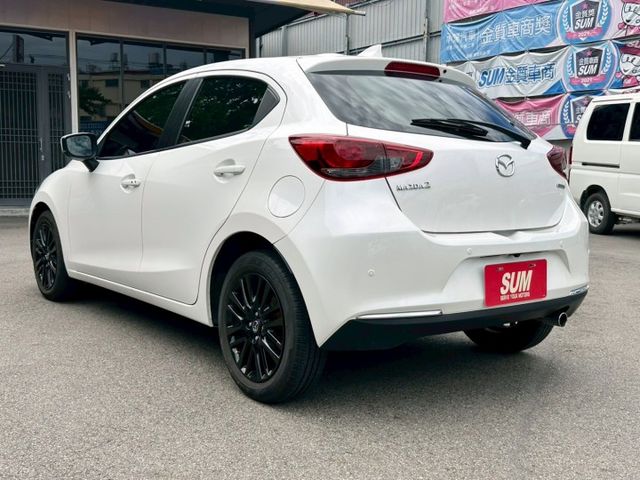 2023年 馬自達 MAZDA2 白1.5中控螢幕/倒車顯影/感應式雨刷/I-KEY/抬頭顯示器/行車紀錄器/電動後視鏡  第12張相片