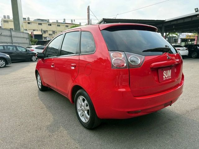2011年三菱 可魯多 紅 1.6 中控螢幕/倒車雷達/車前雷達/電動後視鏡/後視鏡指示燈/抬頭顯示器/頭燈水平調整  第10張相片