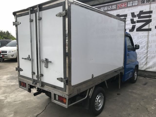 -1度 ~ -20度的冷凍廂車(溫度可微調)，確保新鮮直送。馬力大，油耗省。是您賺錢的好幫手  第5張相片