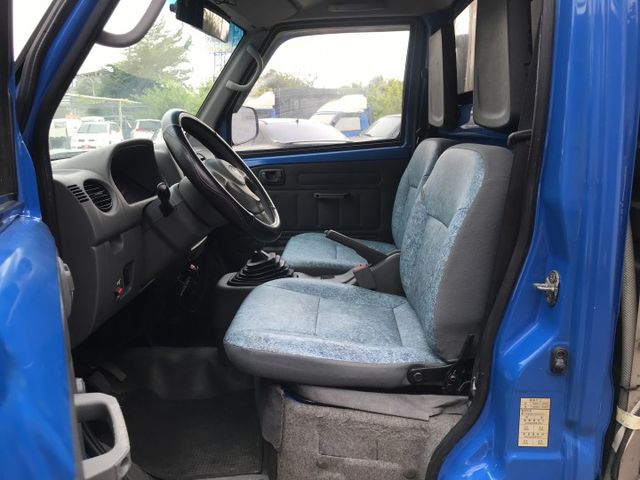 -1度 ~ -20度的冷凍廂車(溫度可微調)，確保新鮮直送。馬力大，油耗省。是您賺錢的好幫手  第8張相片