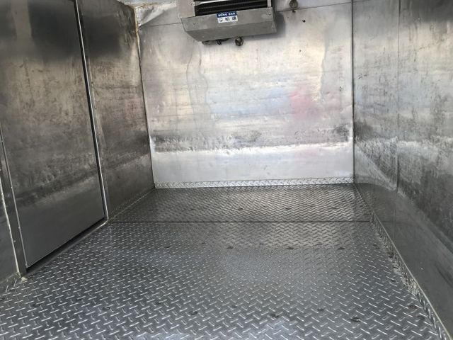 -1度 ~ -20度的冷凍廂車(溫度可微調)，確保新鮮直送。馬力大，油耗省。是您賺錢的好幫手  第14張相片