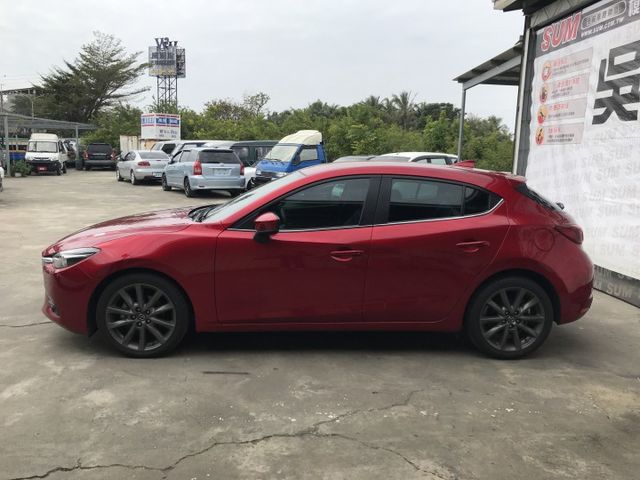2018年 Mazda 馬三 旗艦型 原鈑件 原廠保養 ✔️賞車前請先電話預約  可可24小時都在線等待  第7張相片