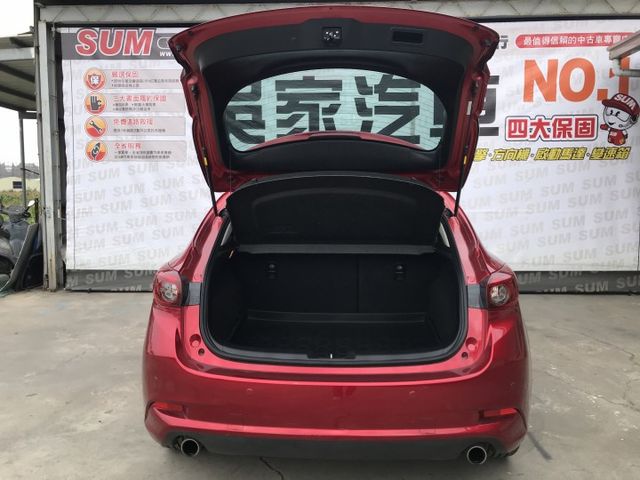 2018年 Mazda 馬三 旗艦型 原鈑件 原廠保養 ✔️賞車前請先電話預約  可可24小時都在線等待  第15張相片