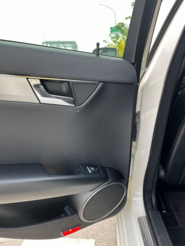 2008年 Benz W204 C300 AMG 原鈑件 ✔️賞車前請先電話預約  可可24小時都在線等待  第9張相片