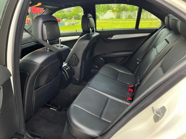 2008年 Benz W204 C300 AMG 原鈑件 ✔️賞車前請先電話預約  可可24小時都在線等待  第11張相片