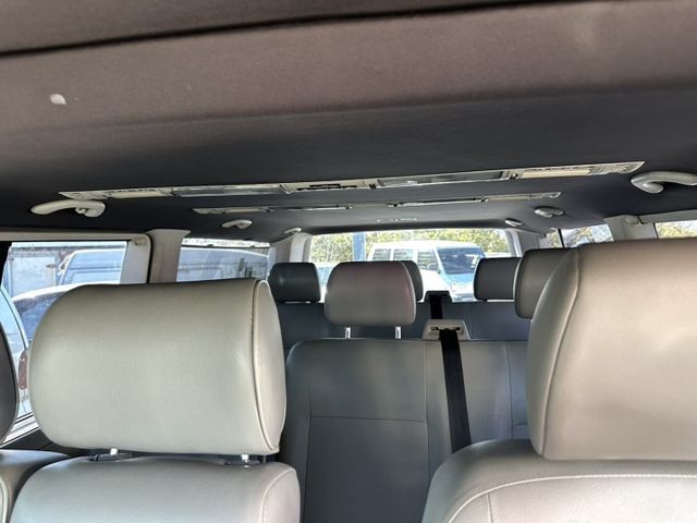 2014年 T5 加長型 九人座 ✔️賞車前請先電話預約  可可24小時都在線等待  第9張相片