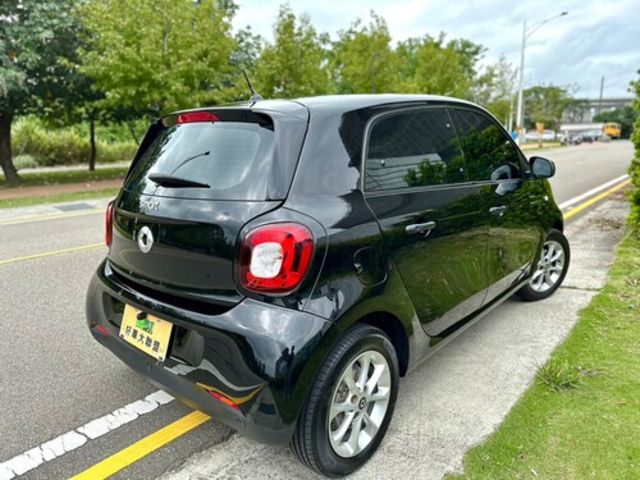 Smart FORFOUR  第2張相片