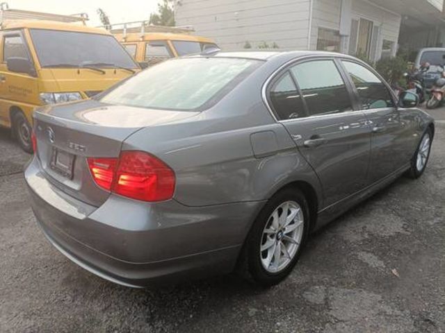 BMW寶馬 320I SEDAN ZA  第2張相片