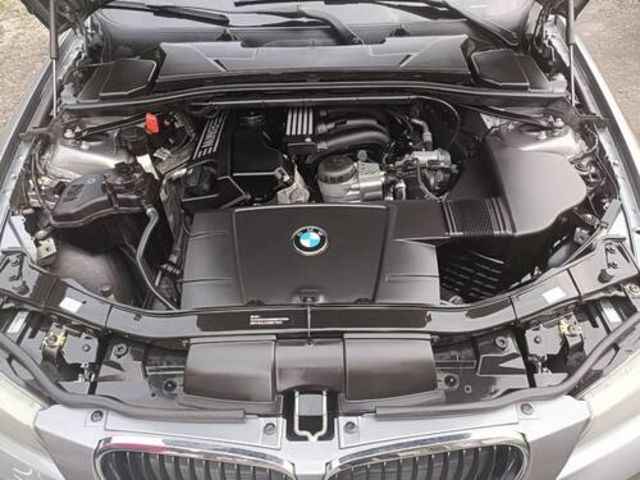 BMW寶馬 320I SEDAN ZA  第6張相片