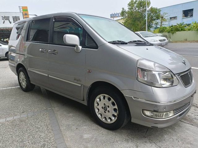 NISSAN日產 SERENA Q-RV  第3張相片