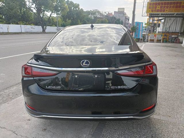 LEXUS凌志 ES300H  第5張相片