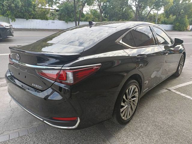 LEXUS凌志 ES300H  第6張相片