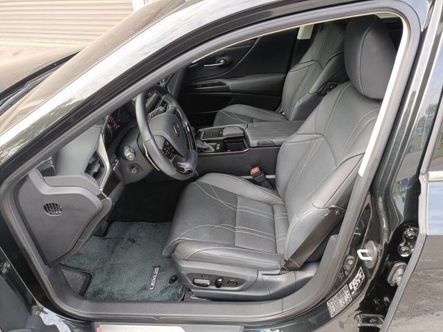 LEXUS凌志 ES300H  第8張相片