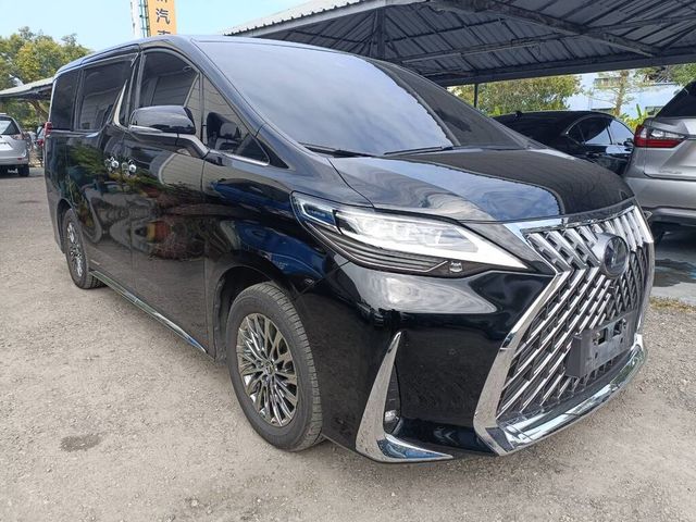 LEXUS凌志 LM300H  第3張相片
