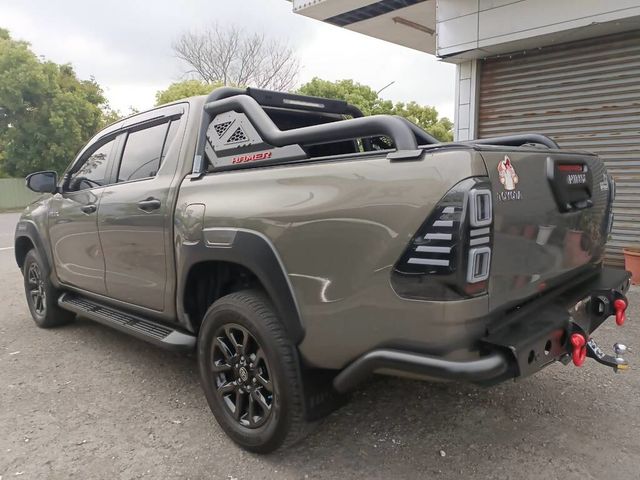 TOYOTA豐田 HILUX  第4張相片