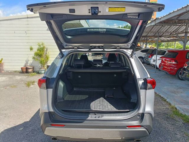 TOYOTA豐田 RAV4  第9張相片