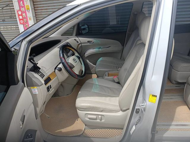 TOYOTA豐田 PREVIA  第7張相片