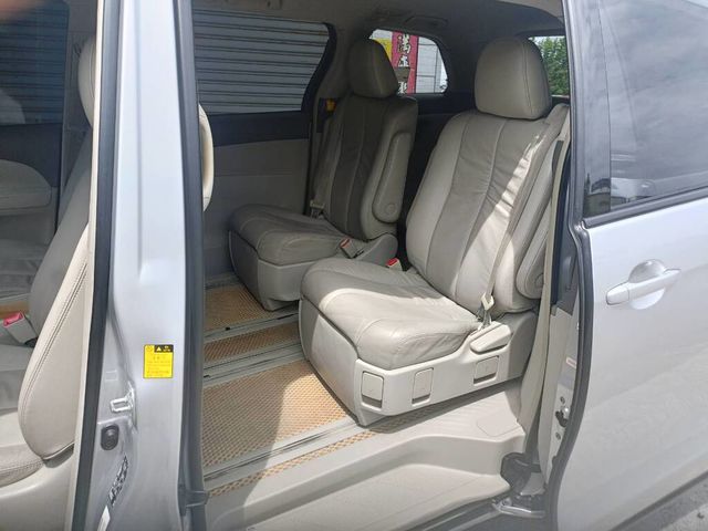 TOYOTA豐田 PREVIA  第8張相片