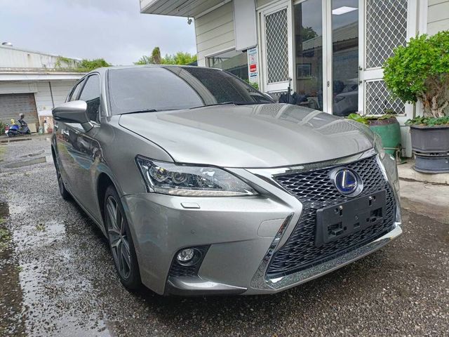 LEXUS凌志 CT200H  第3張相片