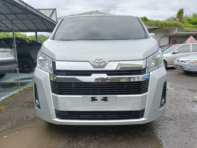 TOYOTA豐田 HIACE  第2張相片
