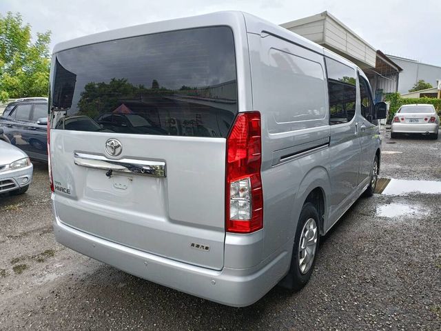 TOYOTA豐田 HIACE  第4張相片