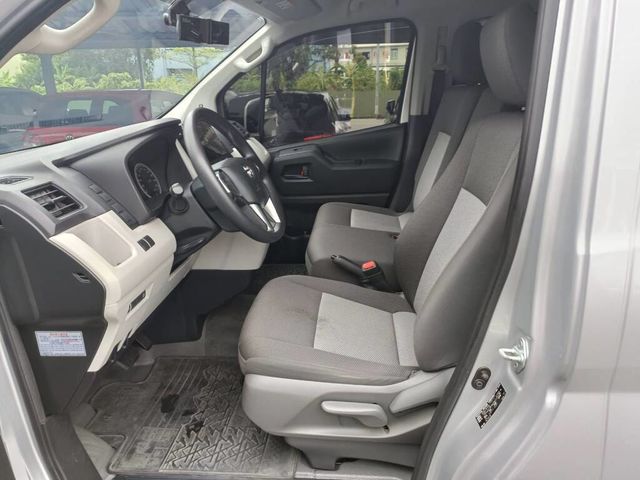 TOYOTA豐田 HIACE  第7張相片