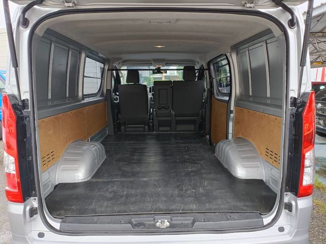 TOYOTA豐田 HIACE  第10張相片