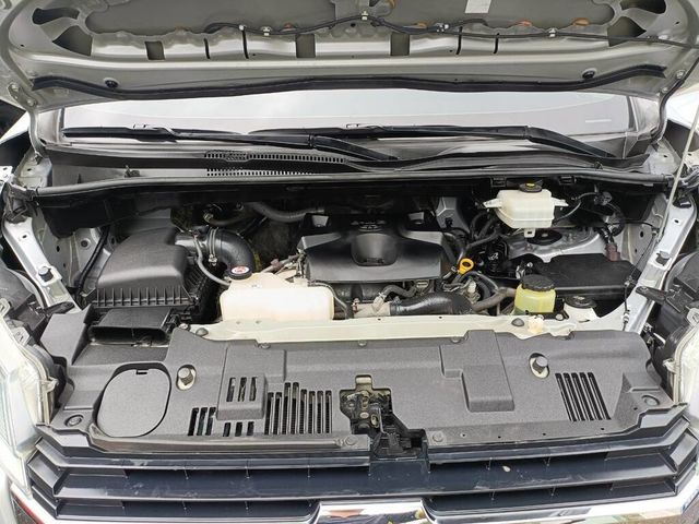 TOYOTA豐田 HIACE  第11張相片