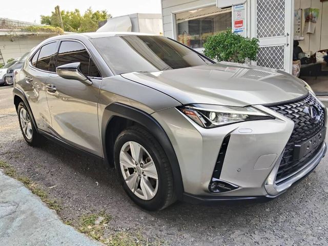 LEXUS凌志 UX250H  第3張相片