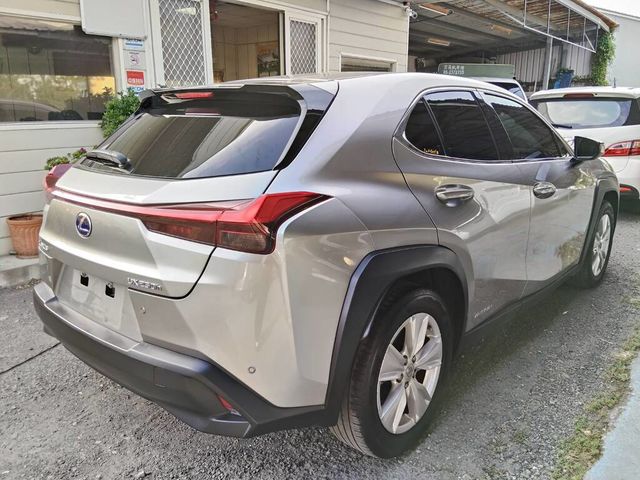 LEXUS凌志 UX250H  第6張相片