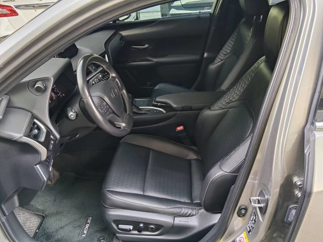 LEXUS凌志 UX250H  第8張相片