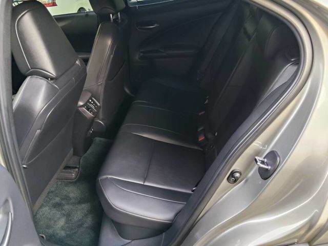 LEXUS凌志 UX250H  第9張相片