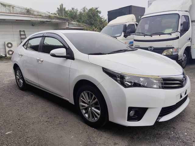 TOYOTA豐田 ALTIS  第3張相片