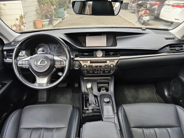LEXUS凌志 ES200  第7張相片
