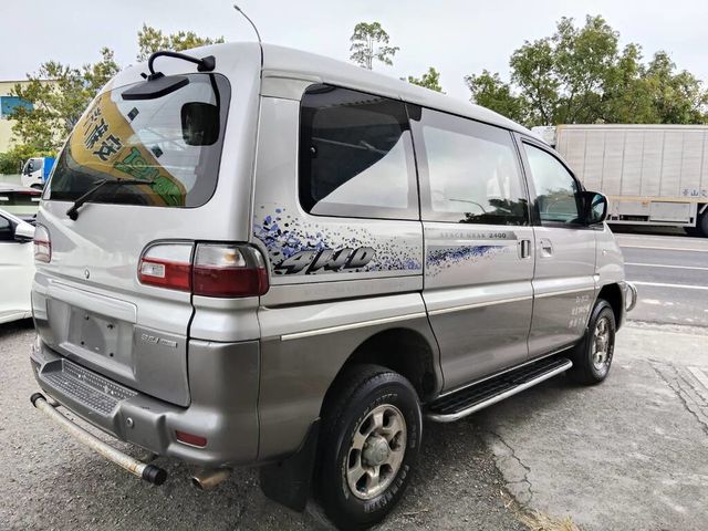 MITSUBISHI三菱 SPACE GEAR  第4張相片