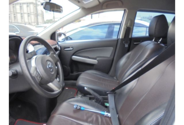 Mazda MAZDA2  第9張相片